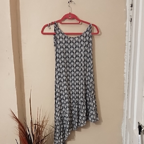 O'Neill Black and White Asymmetrical Sundress - Picture 1 of 8